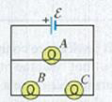 Chapter 26, Problem Q26.4DQ, In the circuit shown in Fig. Q26.4, three identical light bulbs are connected to a flashlight 
