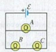 Chapter 26, Problem 26.4DQ, In the circuit shown in Fig. Q26.4, three identical light bulbs are connected to a flashlight 